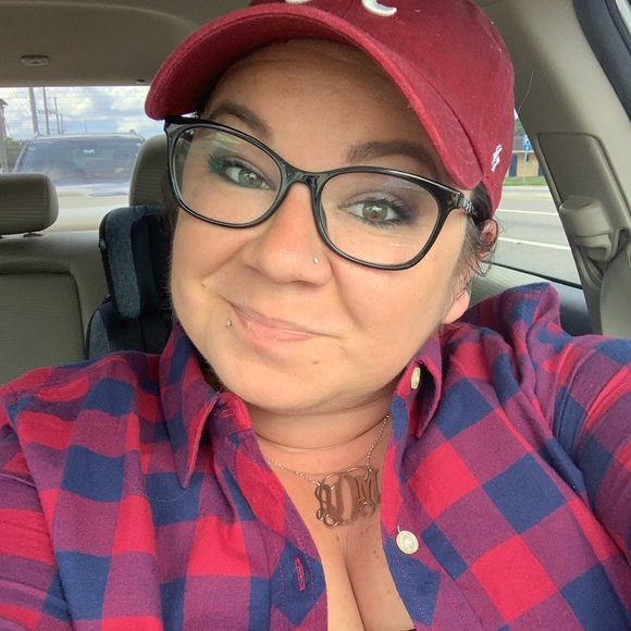 Meet your Posher, Amanda - Picture 1 of 1